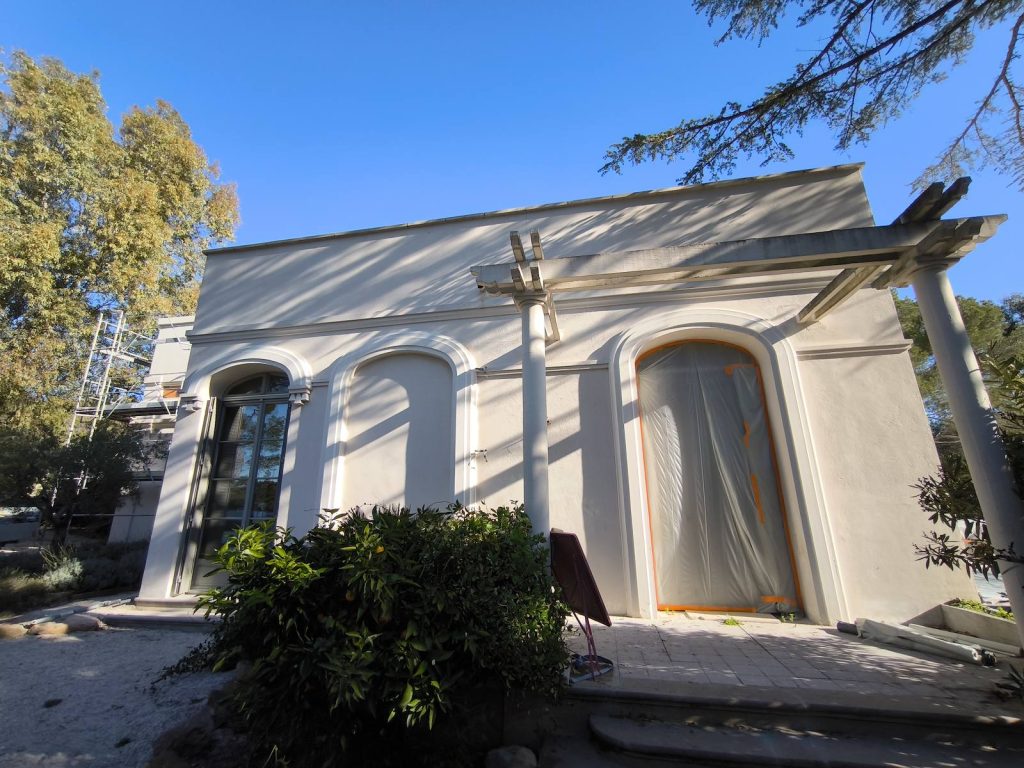 Façade de villa nettoyée et rénovée par Artihome-France dans le Var
